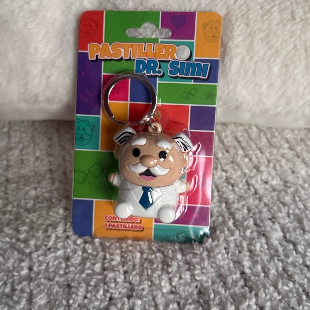Dr. Simi Keychain Pillbox with White and Blue Details Dr. Simi Pastillero UNISEX - Picture 3 of 6